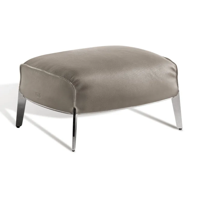 Archibald Gran Comfort Armchair