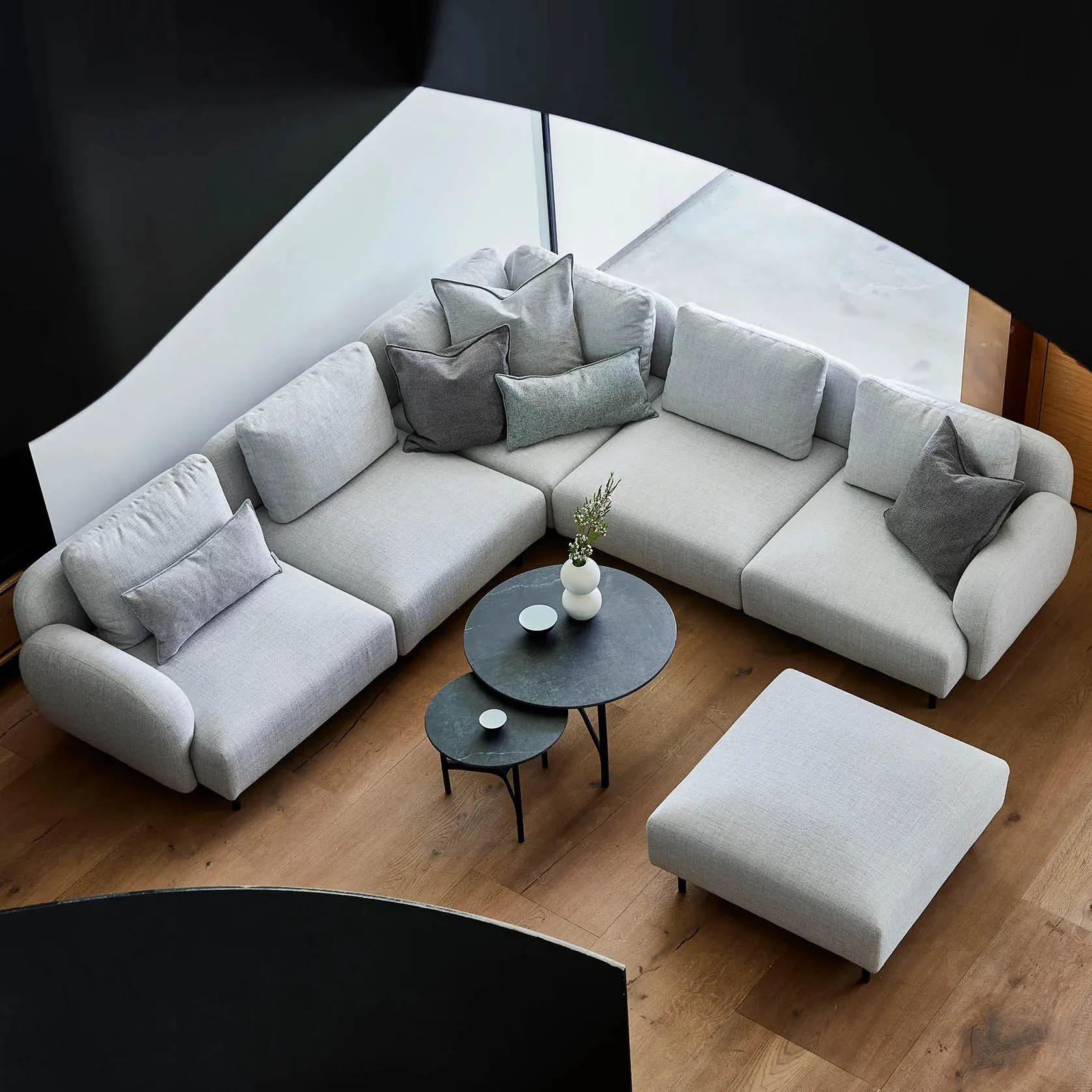 Aura Pouf