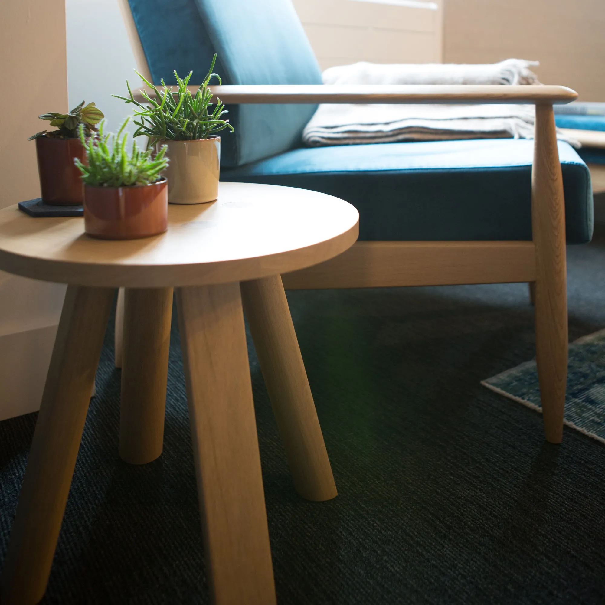 BuzziMilk Round Side Table