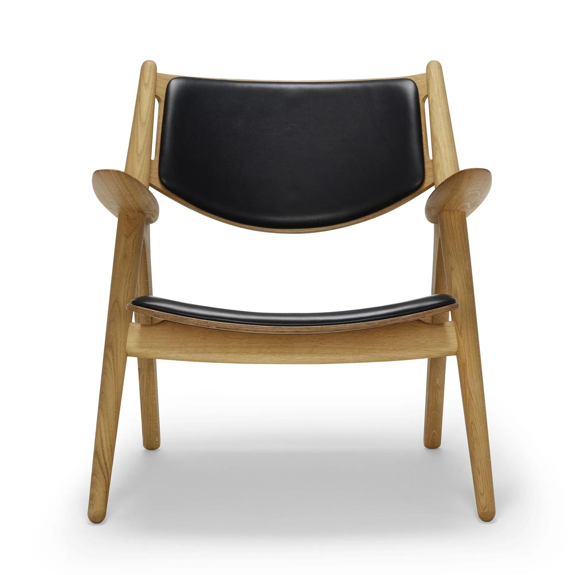 CH28P Lounge Chair