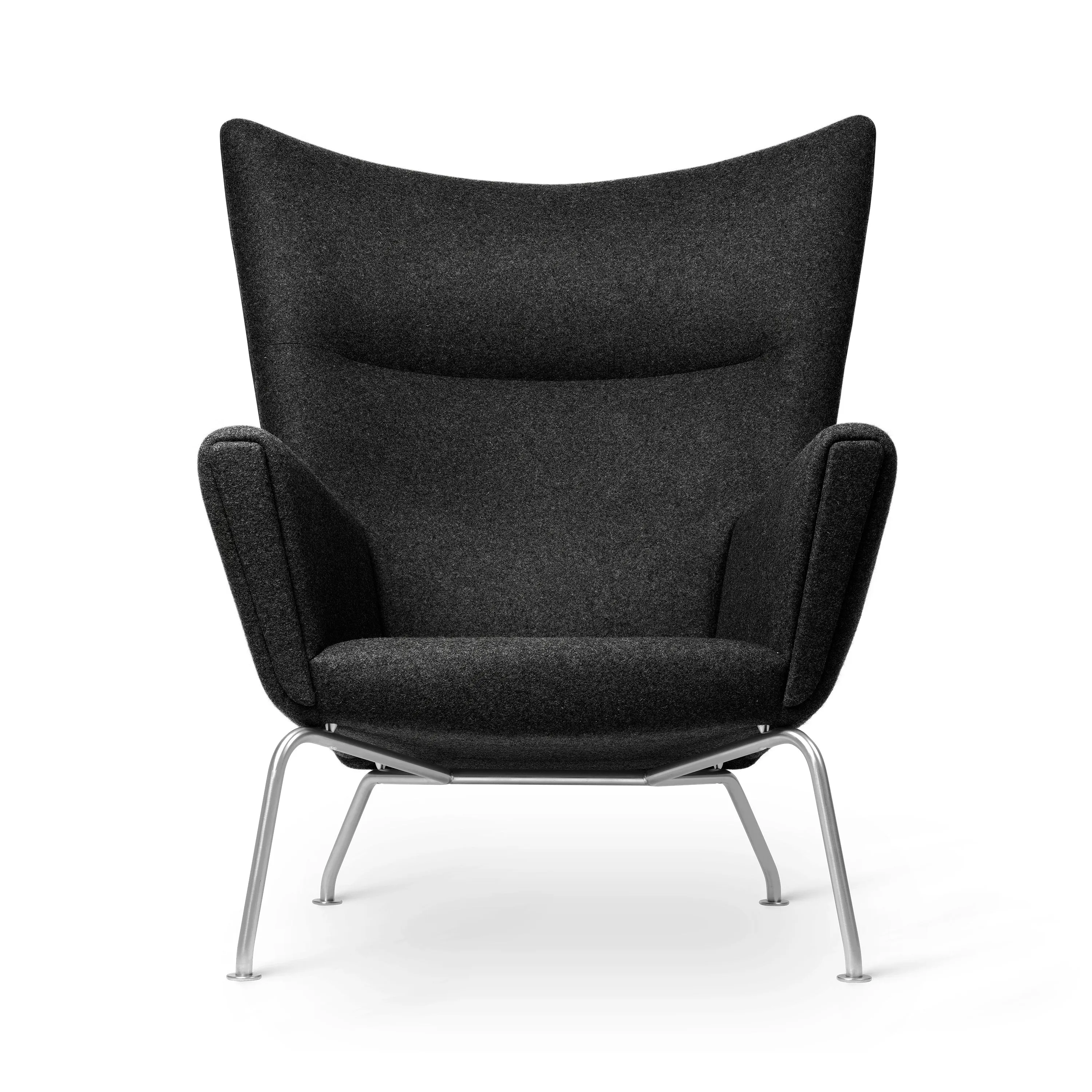 CH445 Wing Chair