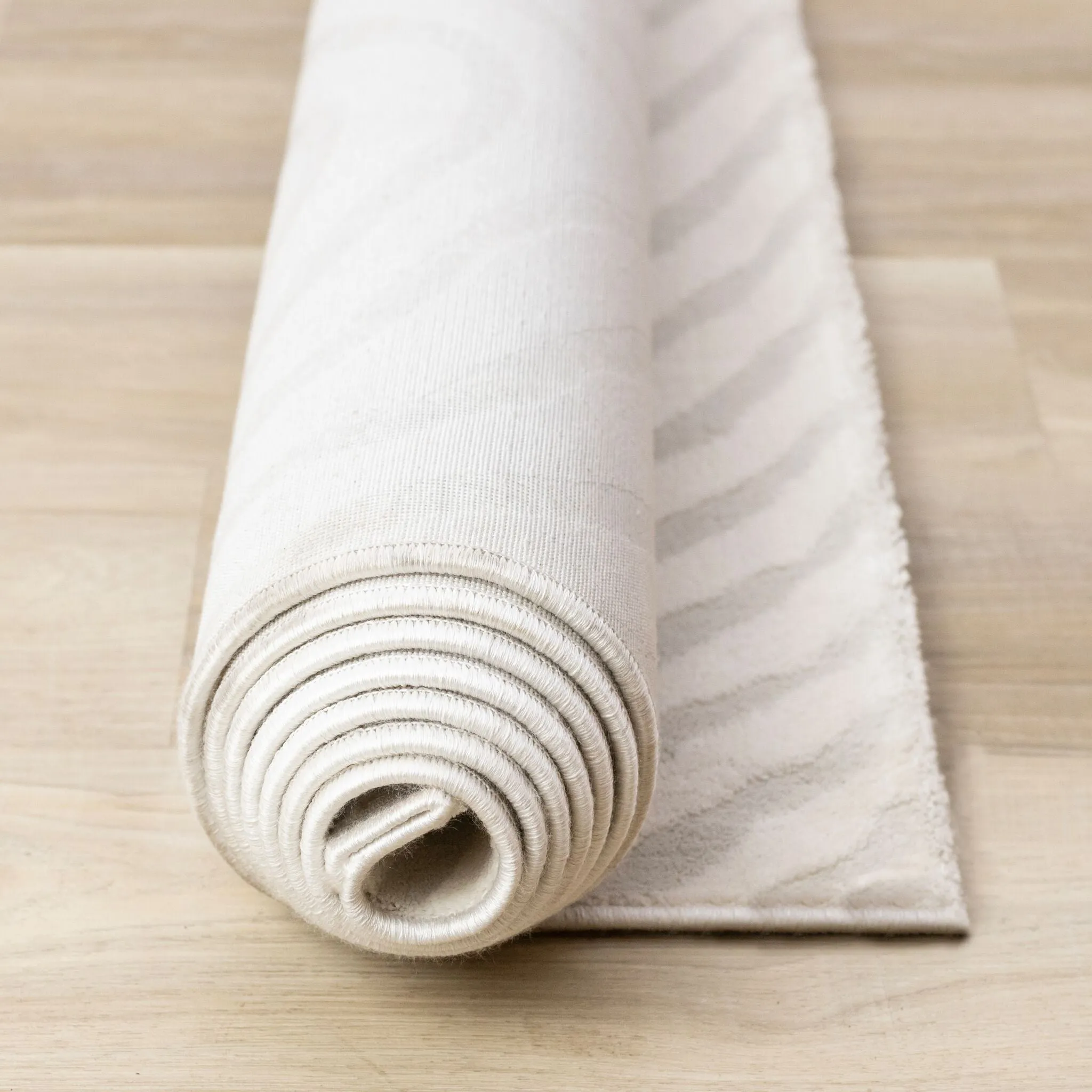 Hayden 5'3" x 7'7" Swirling Lines Area Rug - Grey