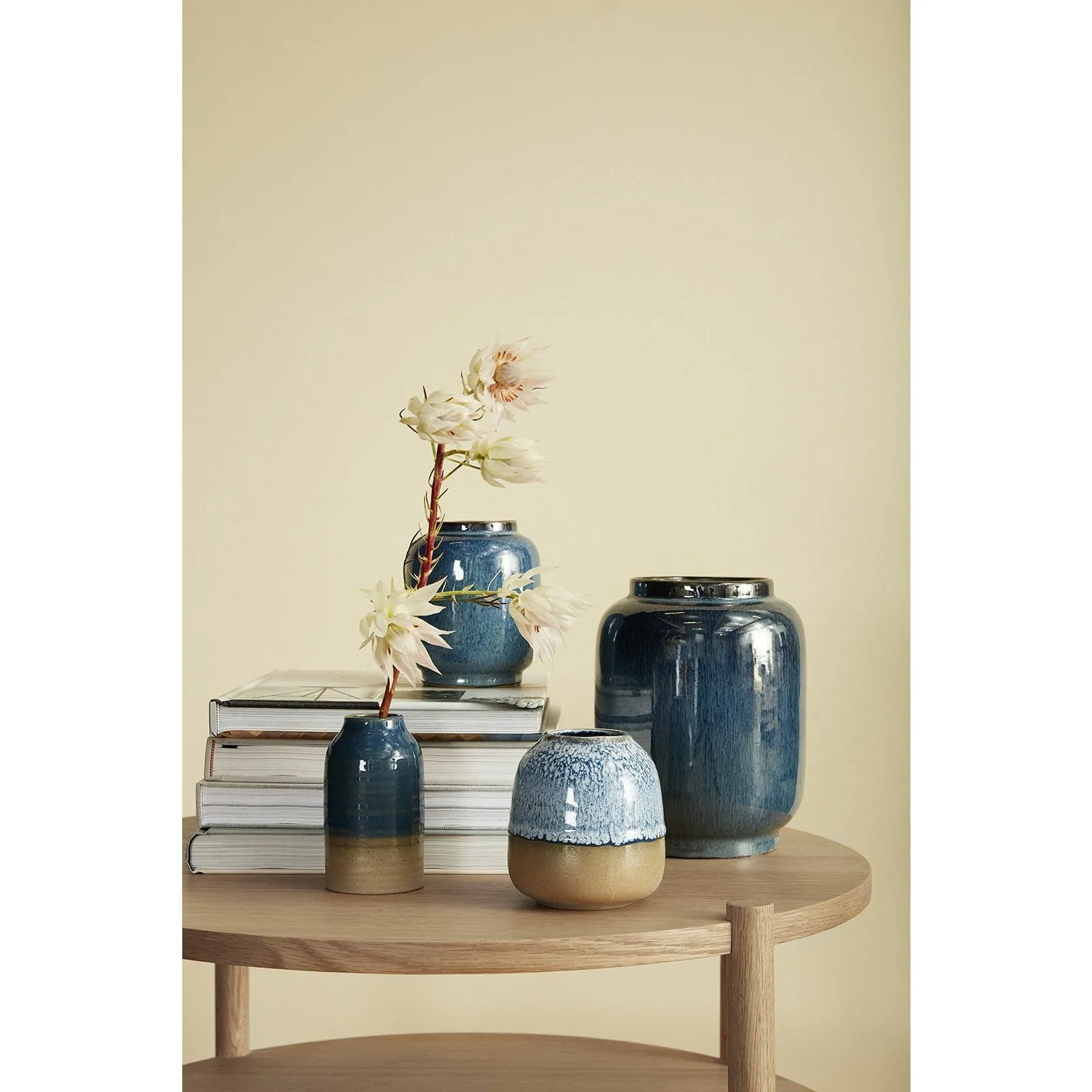 Hbsch Acorn Coffee Table, Round