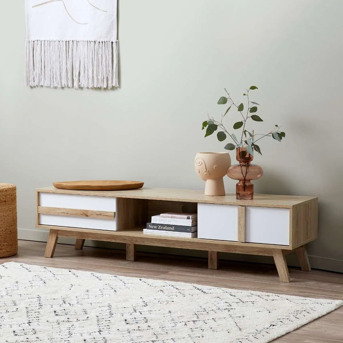 Jesse Entertainment Unit Mocka