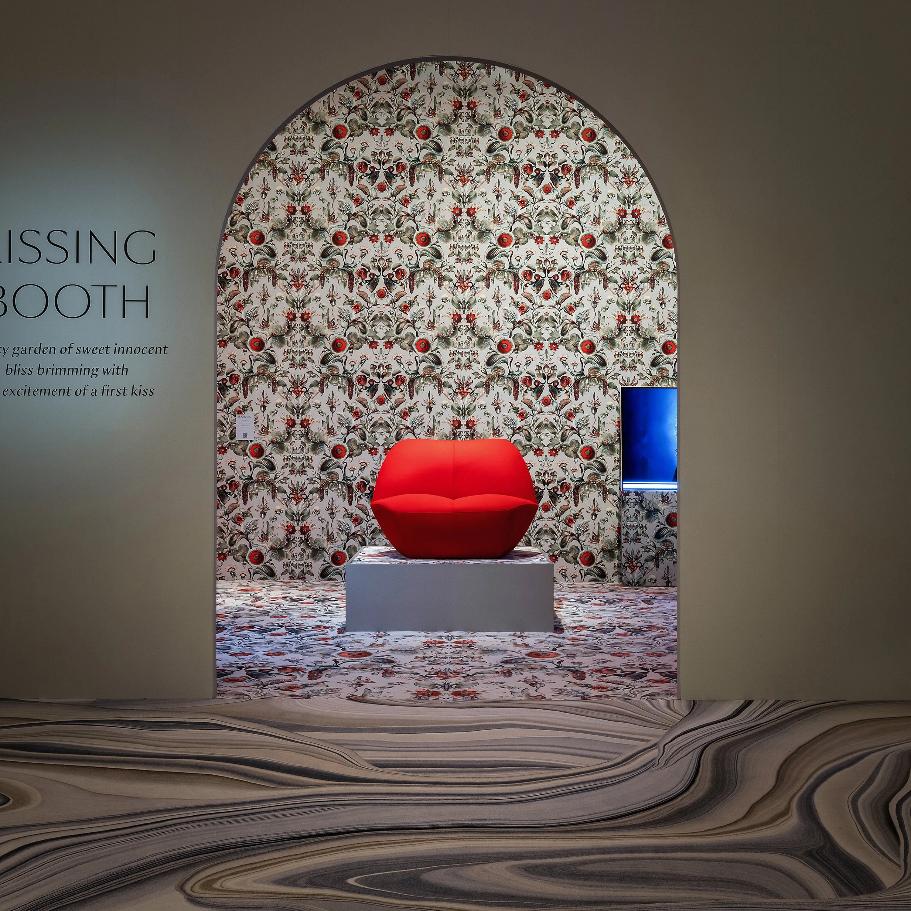 Kisss Lounge Chair