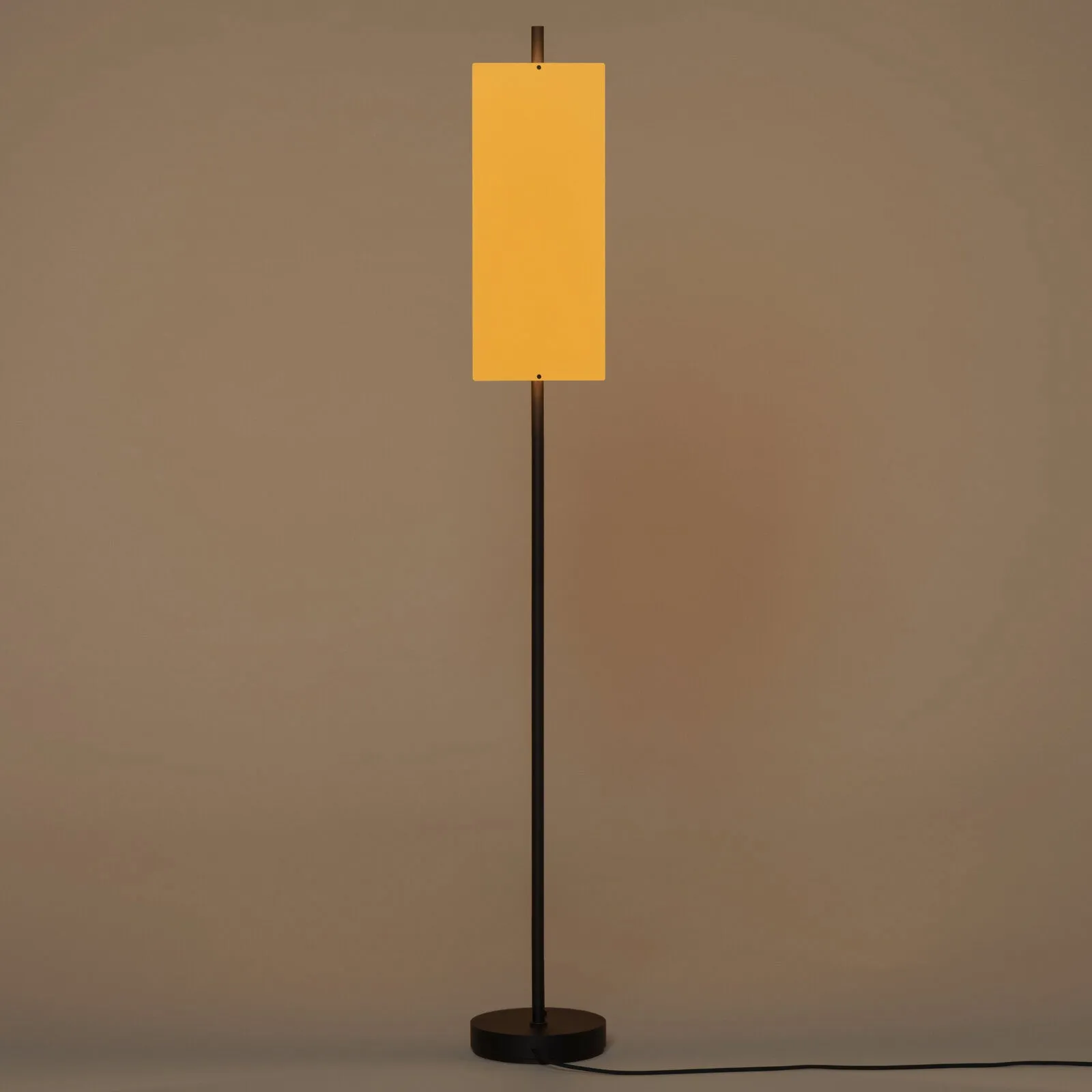Lamina 45 Dorada LED Floor Lamp