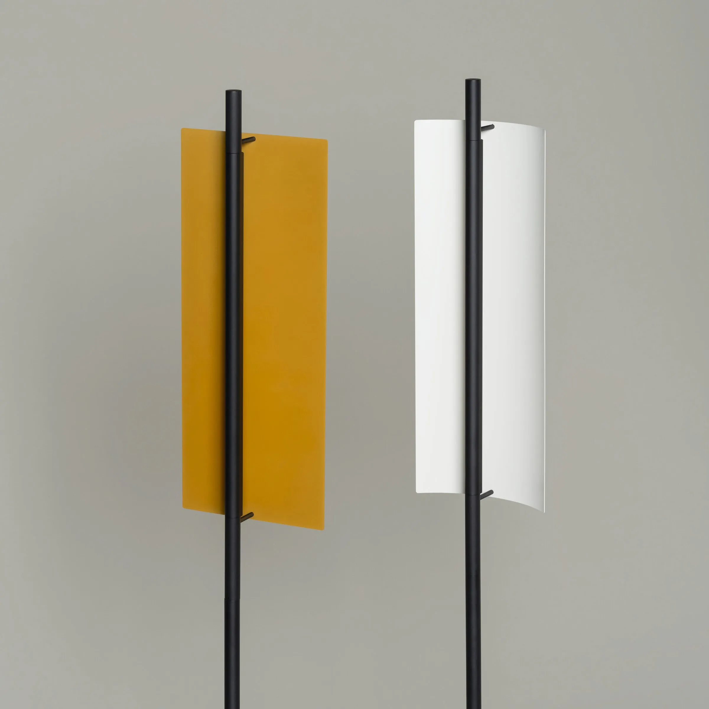 Lamina 45 Dorada LED Floor Lamp