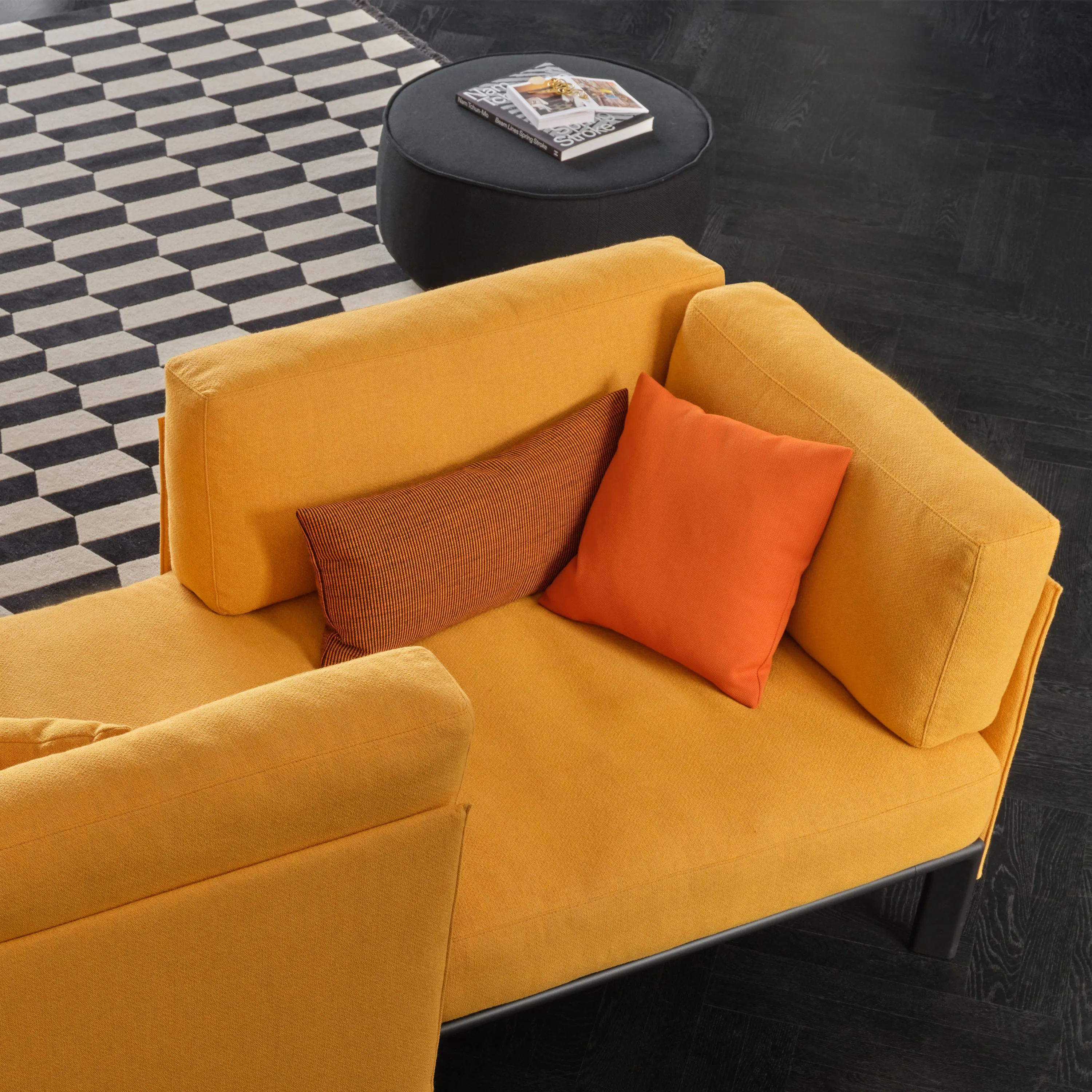 Mariposa Ottoman