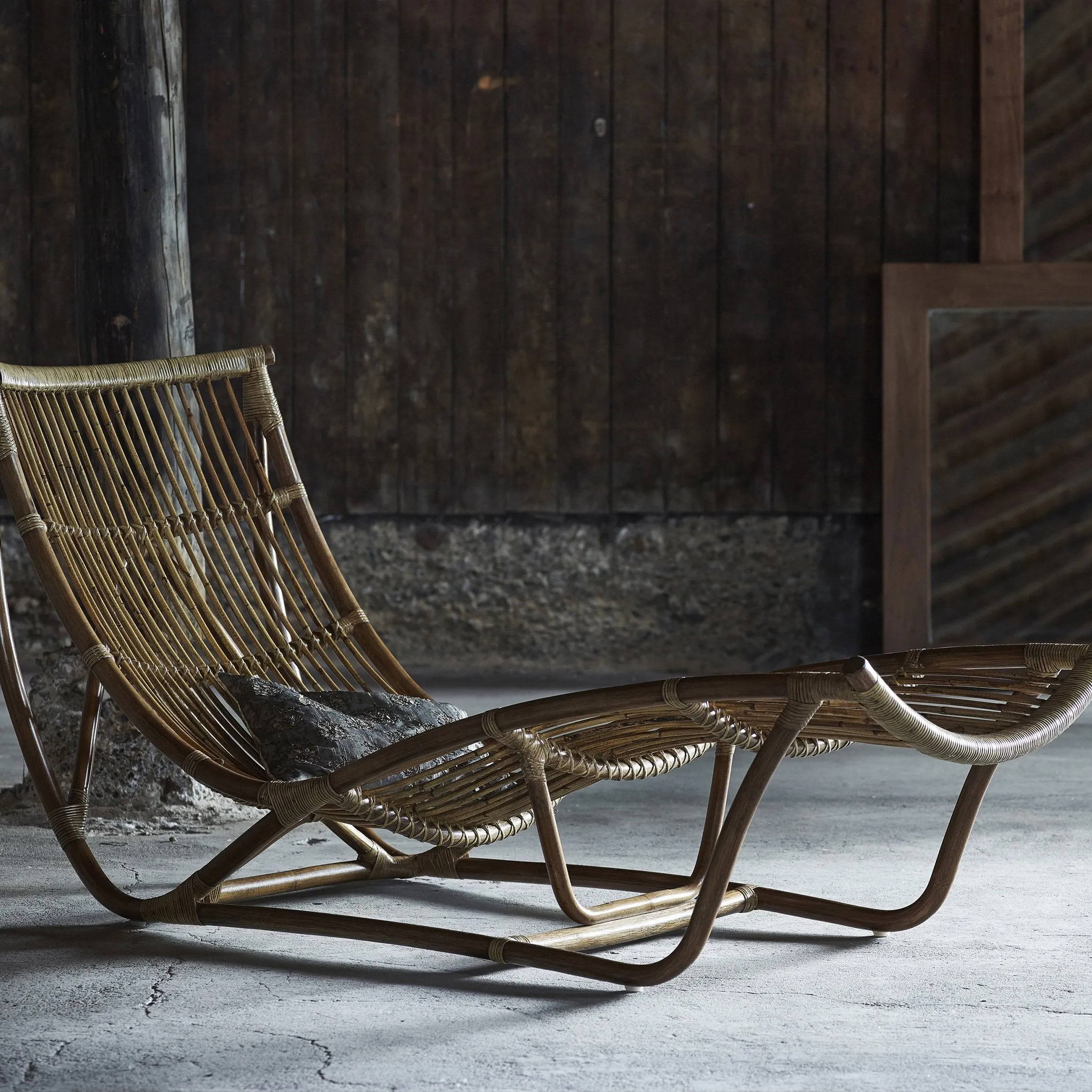 Michelangelo Chaise Lounge