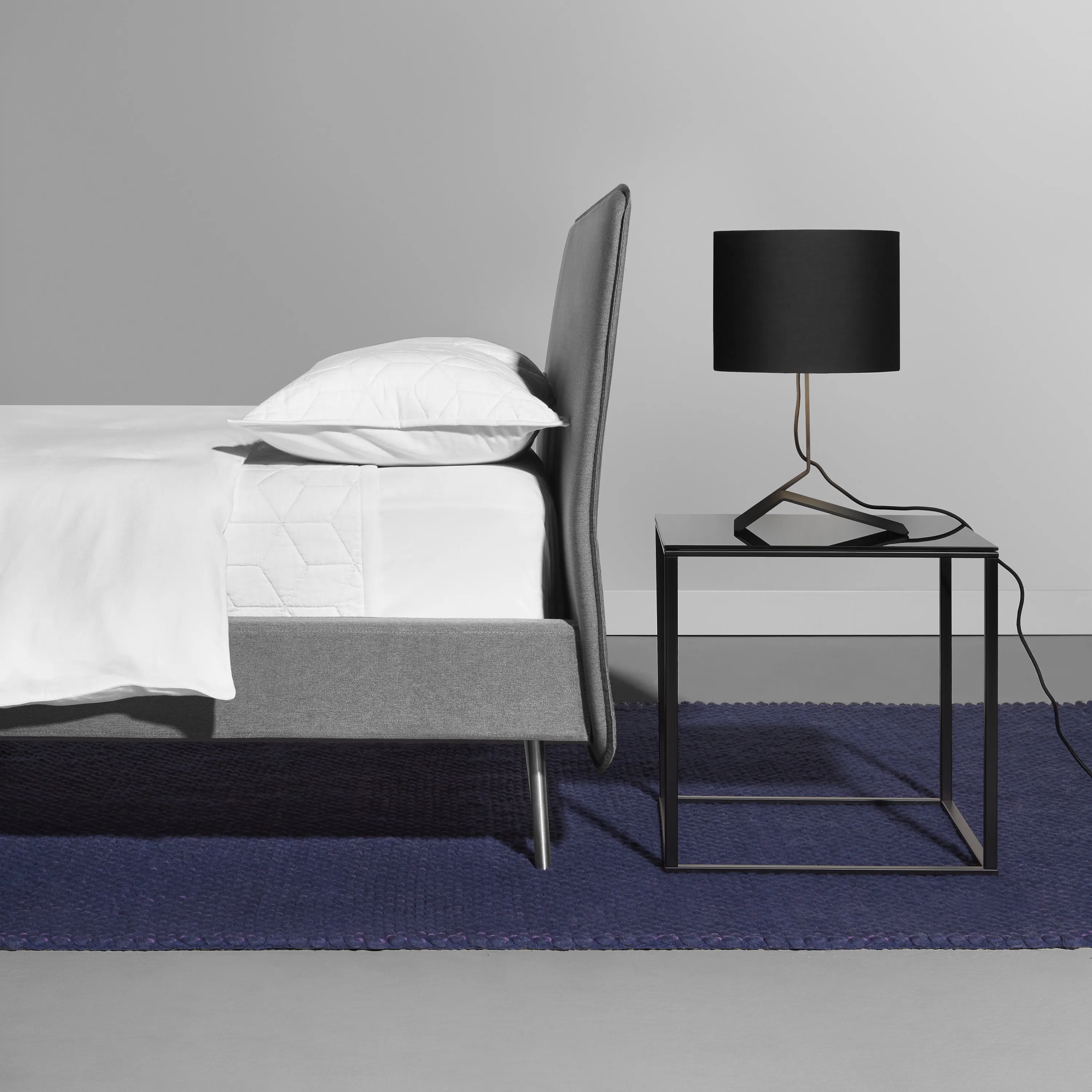 Minimalista Side Table