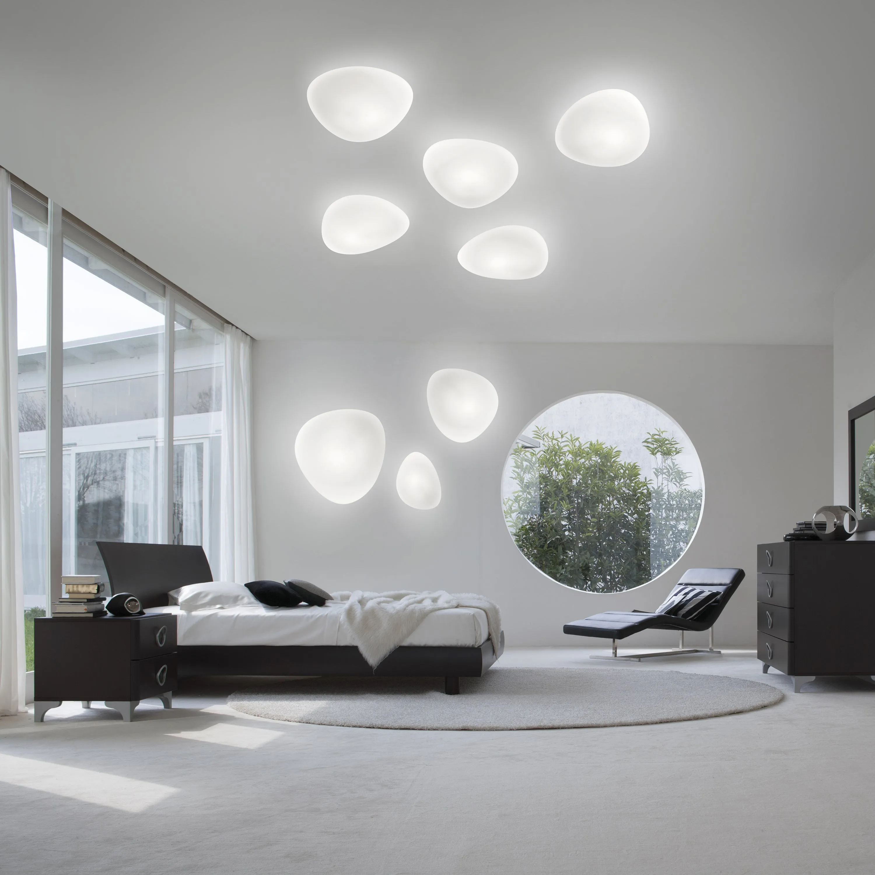 Neochic Wall/Ceiling Lamp