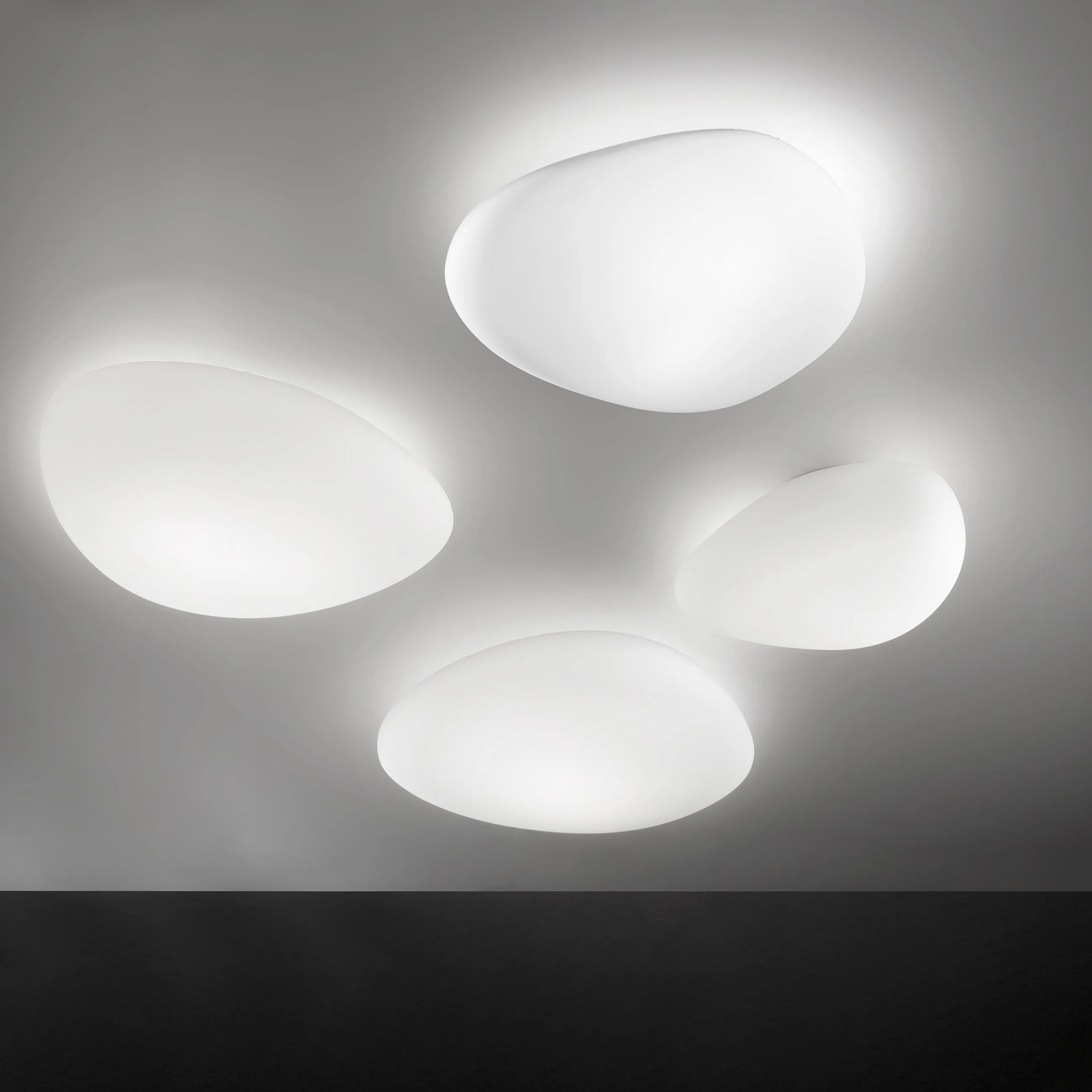 Neochic Wall/Ceiling Lamp