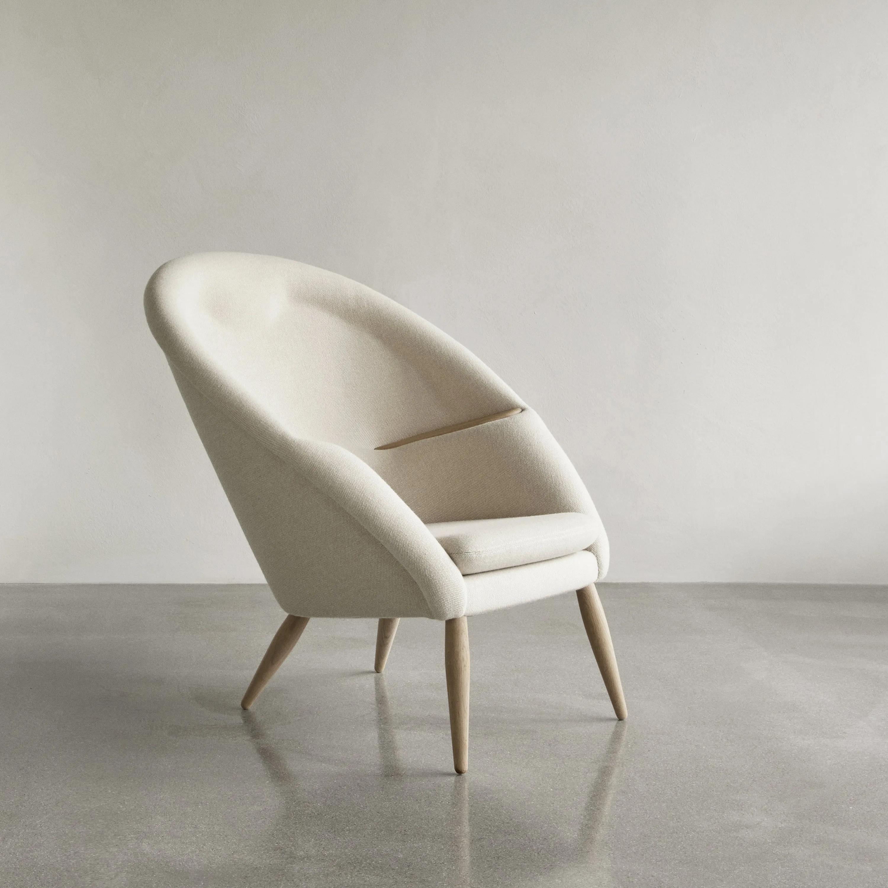 Oda Lounge Chair
