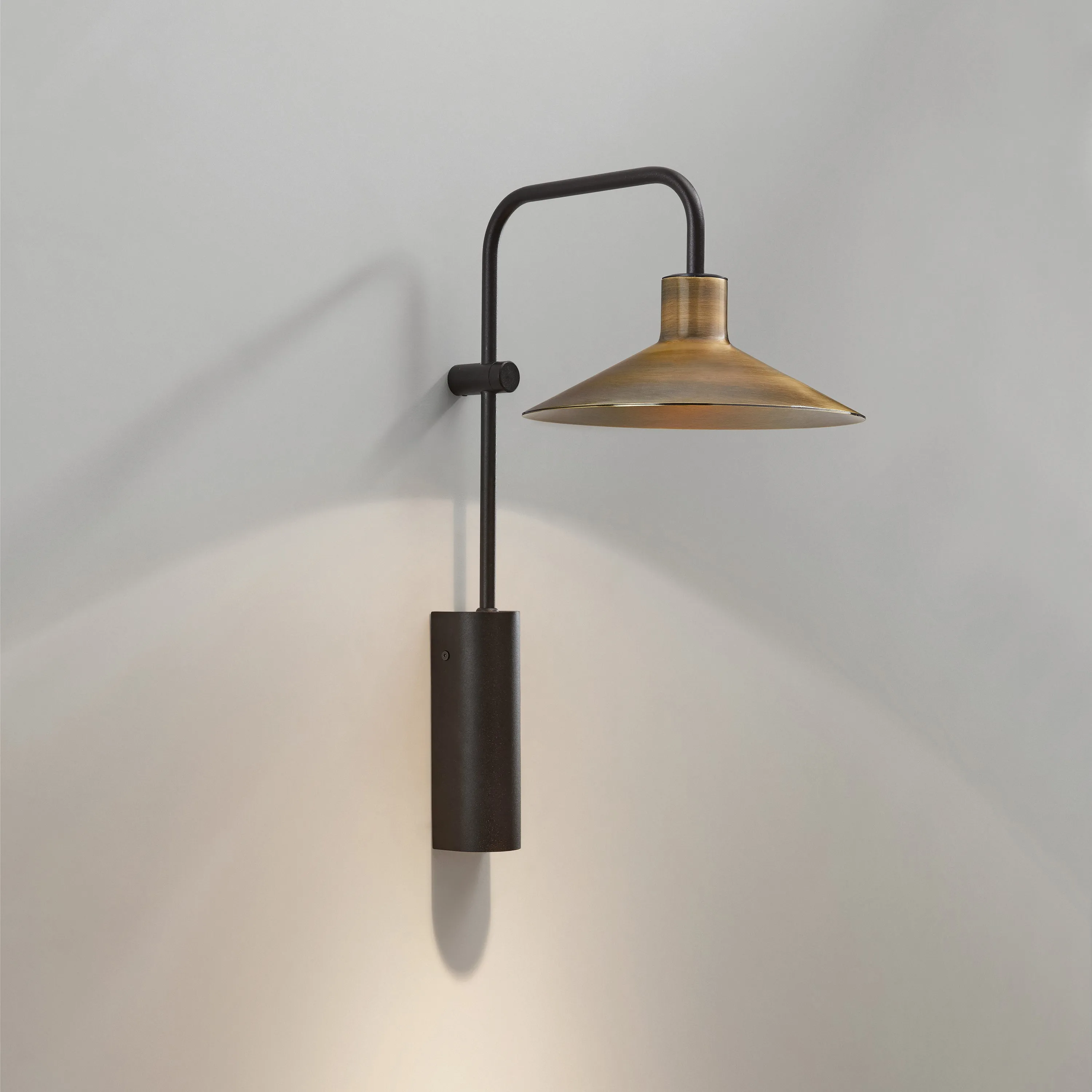 Platet A/02 Wall Light