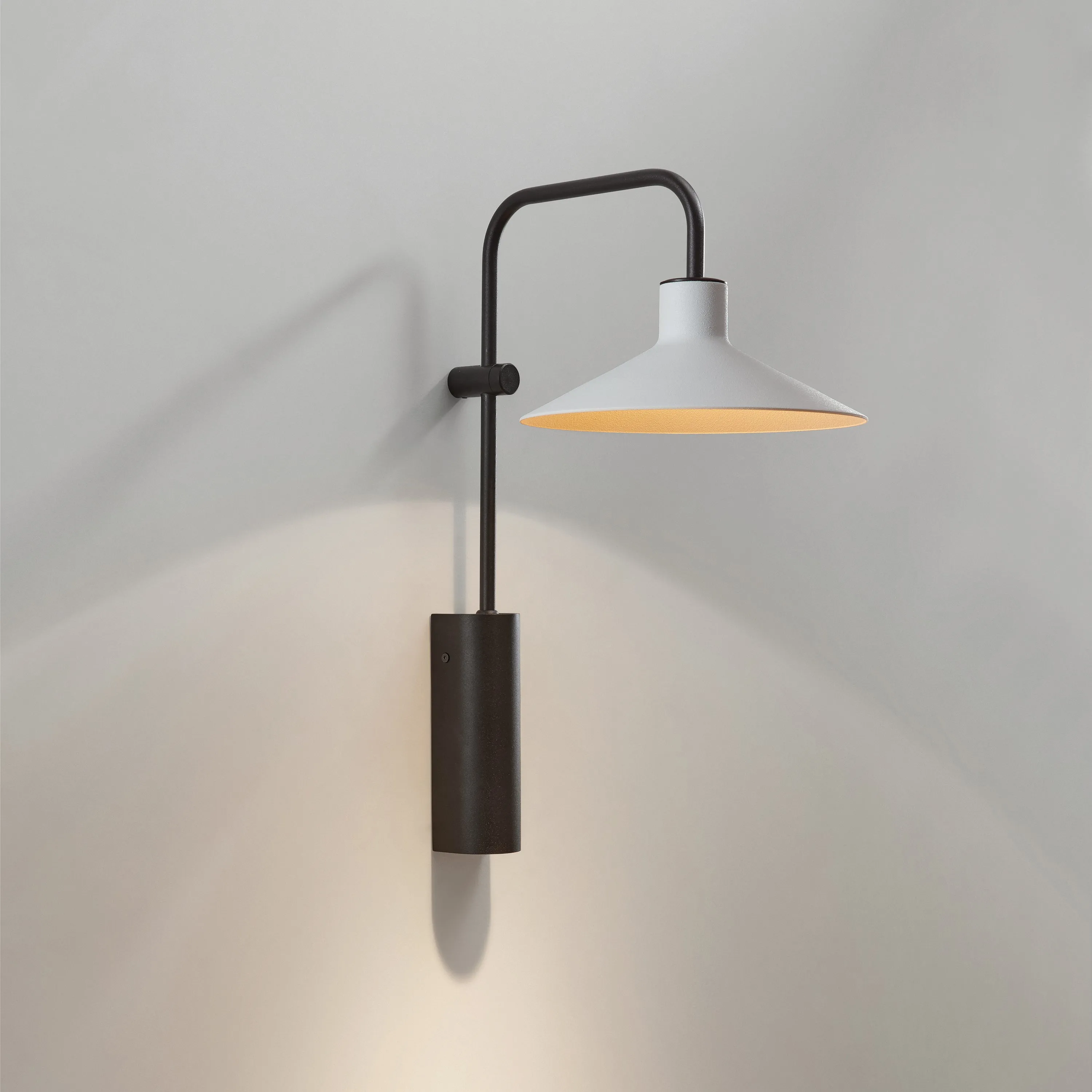 Platet A/02 Wall Light