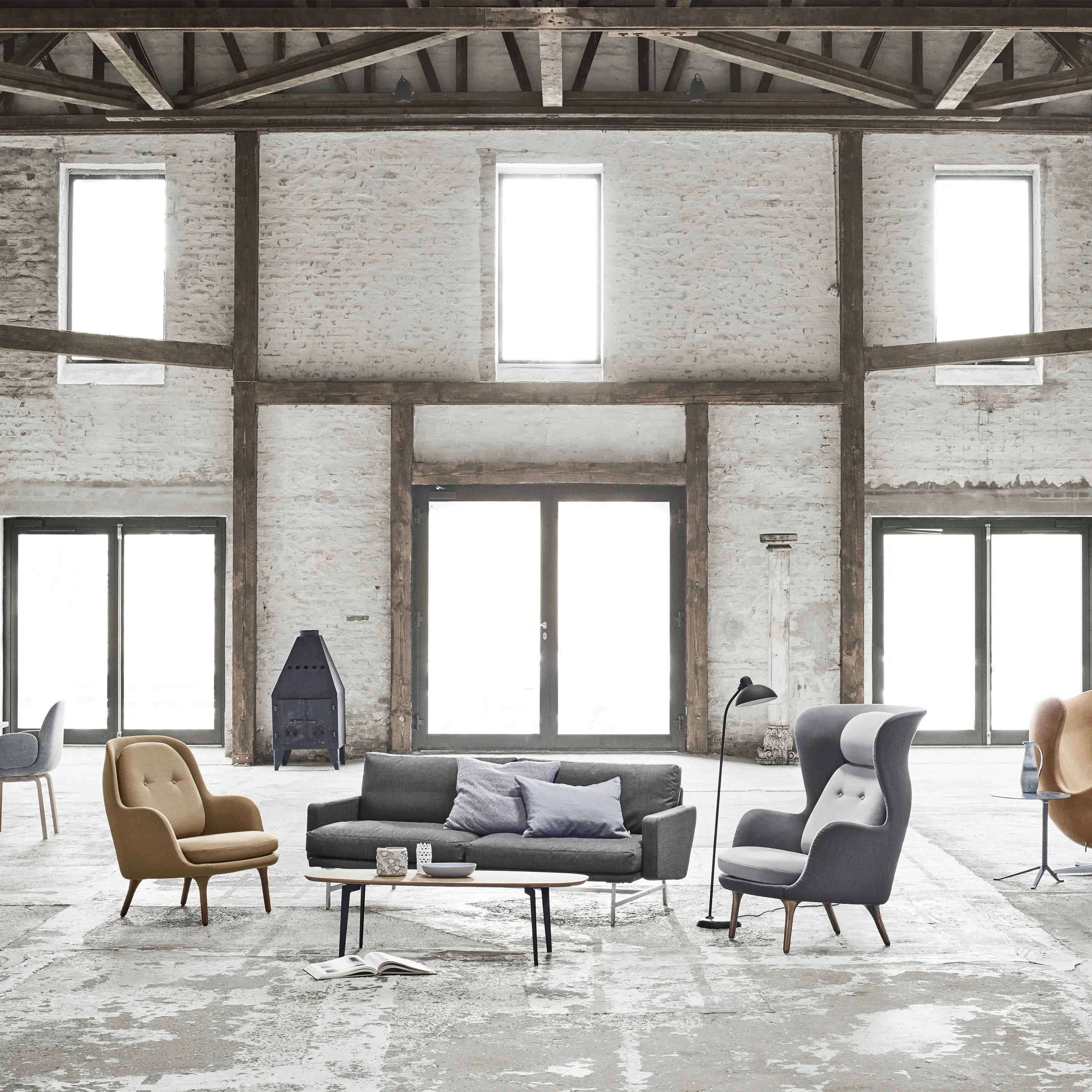 Ro Lounge Chair with Wood Legs