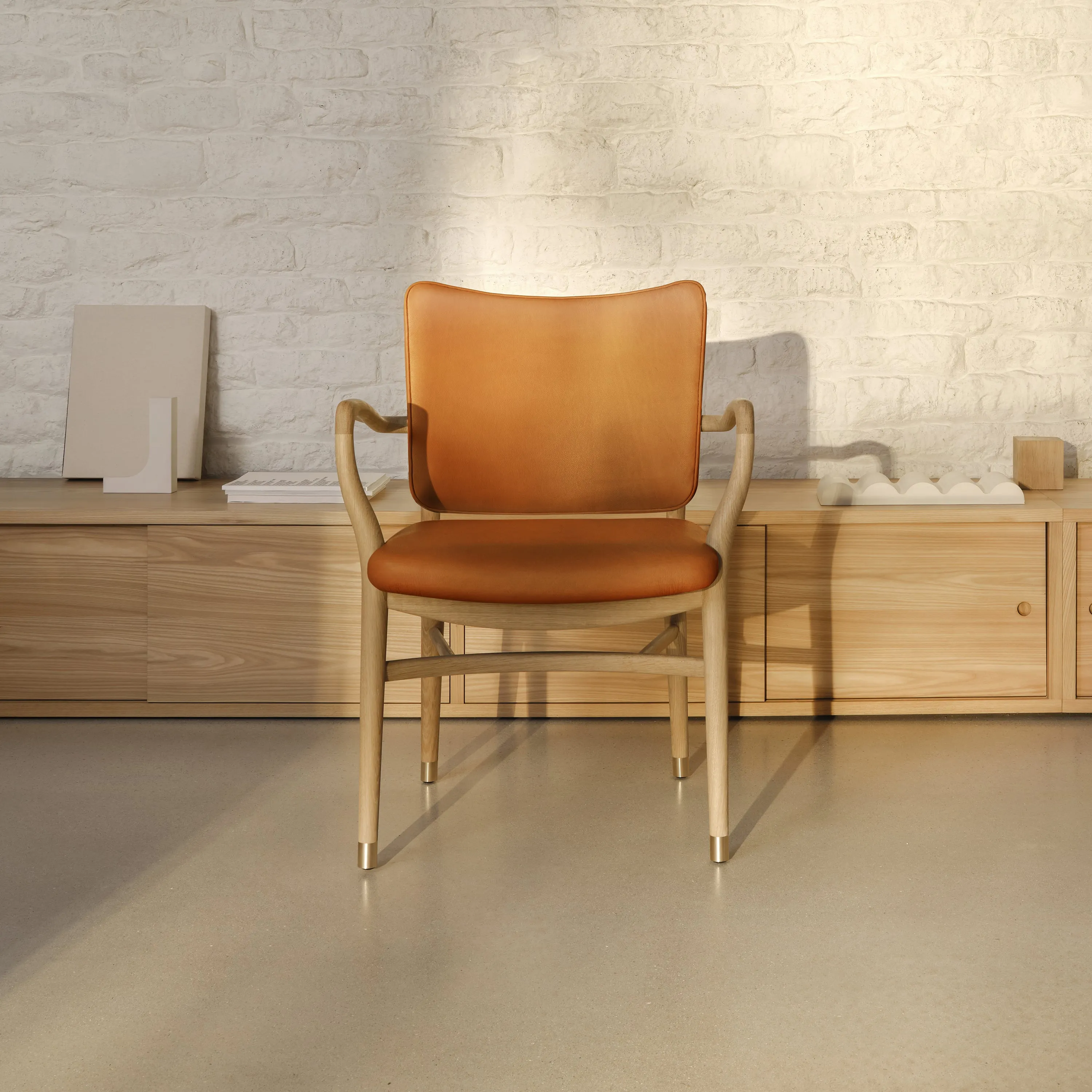 VLA61 Monarch Leather Armchair